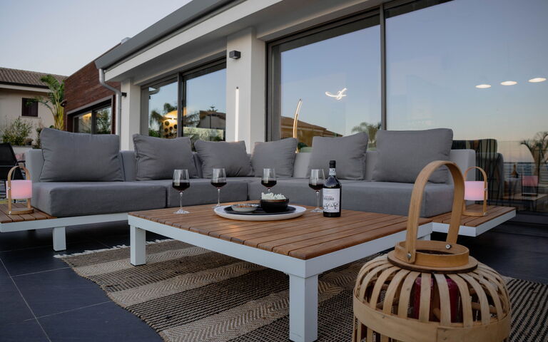 Villa Vincenzo: Balcony / Terrace / Patio, Building Exterior, Outdoor