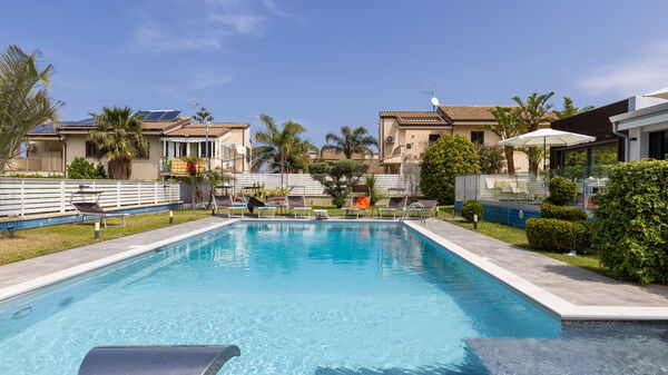 Villa Vincenzo: Building Exterior, Outdoor, Pool