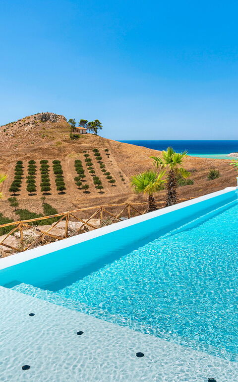 Villa Domizia: Pool, Scenic View