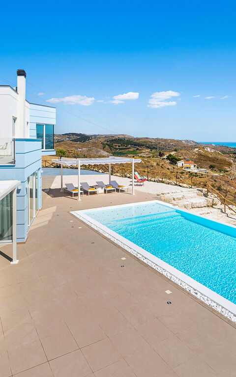 Villa Domizia: Building Exterior, Pool