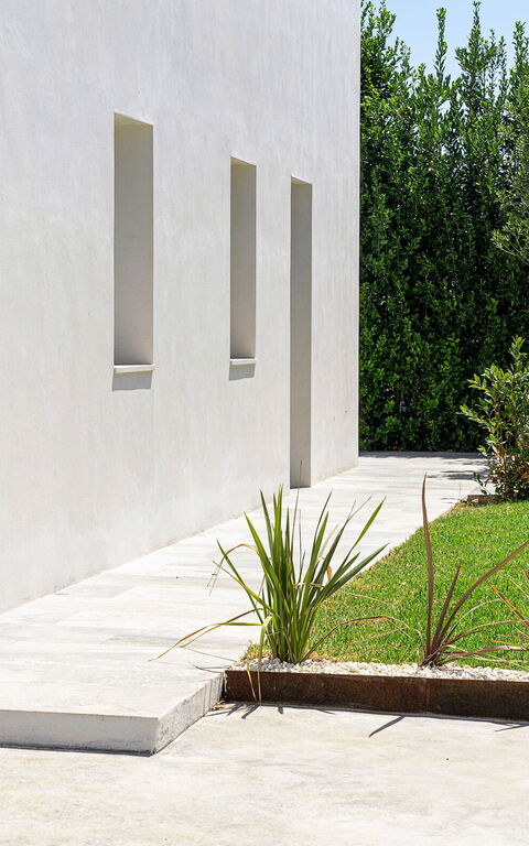 Villa Bonita: Building Exterior, Garden