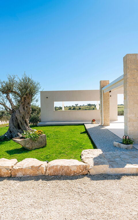 Villa Mora: Garden, Outdoor, Scenic View