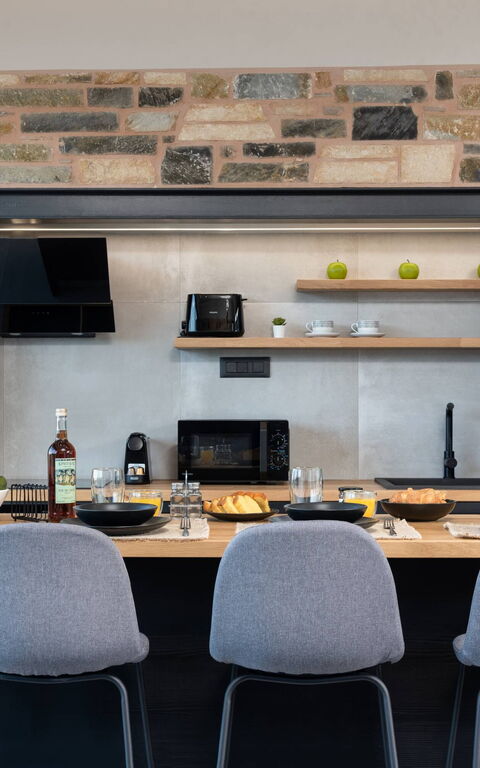 Villa Kallos: Dining Room, Kitchen, Living Room