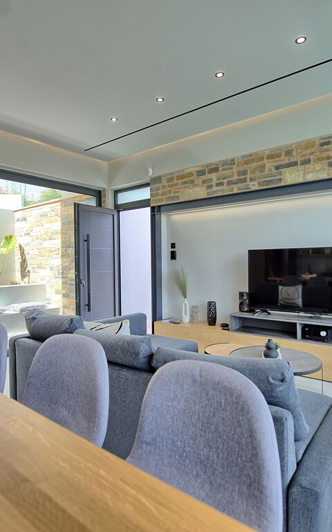 Villa Kallos: Dining Room, Kitchen, Living Room