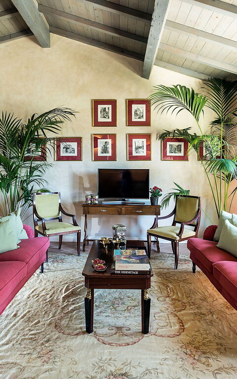 Don Salvatore: Living Room