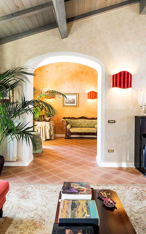 Don Salvatore: Living Room