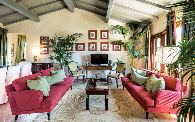 Don Salvatore: Living Room