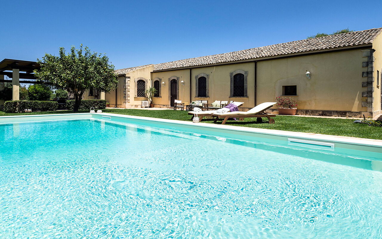 Don Salvatore: Building Exterior, Garden, Pool