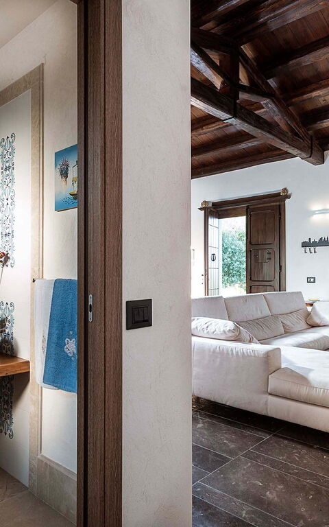 Corte Moscata: Bathroom, Living Room