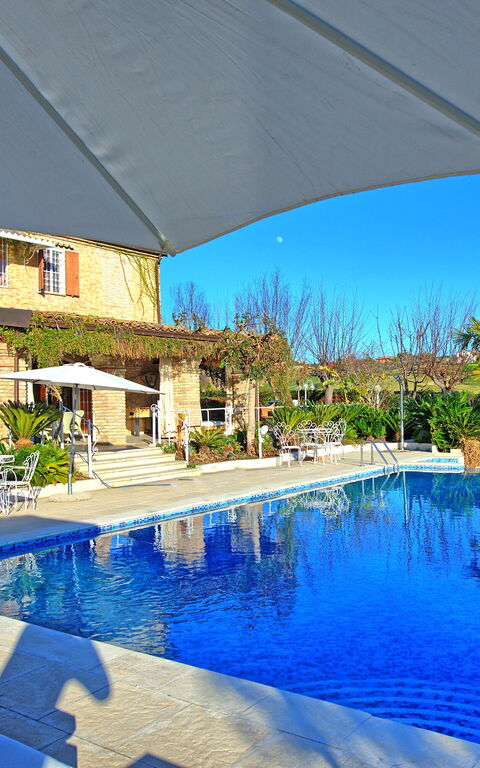 Villa Vittoria: Outdoor, Pool