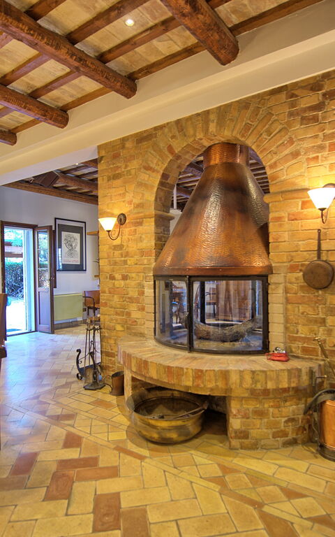 Villa Vittoria: Dining Room, Living Room