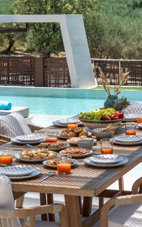 Villa El: Balcony / Terrace / Patio