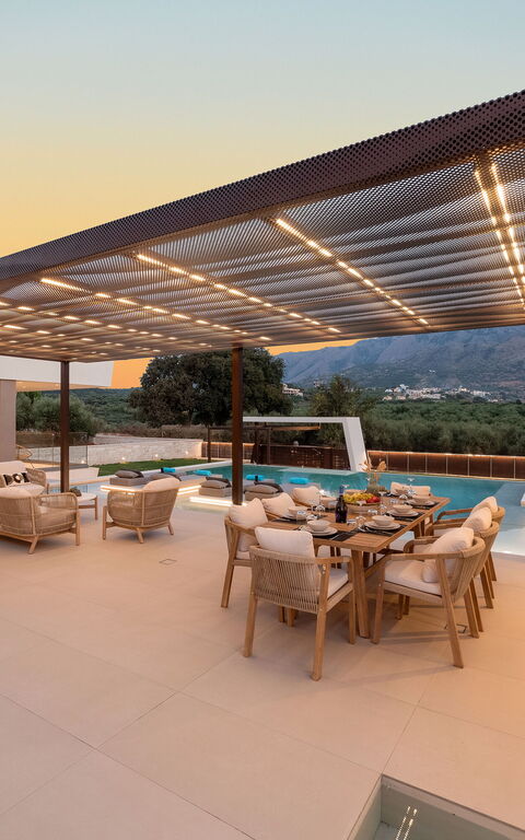 Villa El: Balcony / Terrace / Patio, Pool