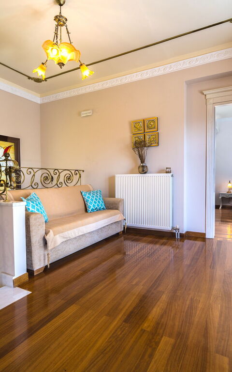 Iro Royal Villa: Room Detail