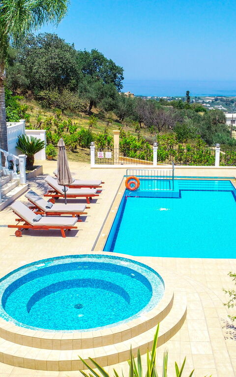Iro Royal Villa: Building Exterior, Hot Tub, Outdoor, Pool