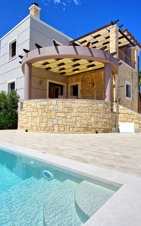 Villa Kostantina: Outdoor, Pool