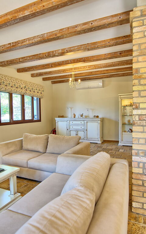 Villa Angie: Living Room