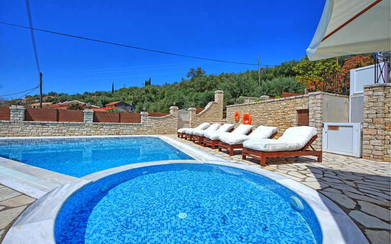 Villa Angie: Outdoor, Pool