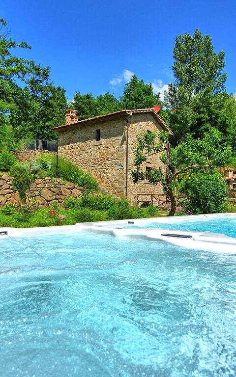 Villa Mulino: Building Exterior, Hot Tub, Outdoor, Pool