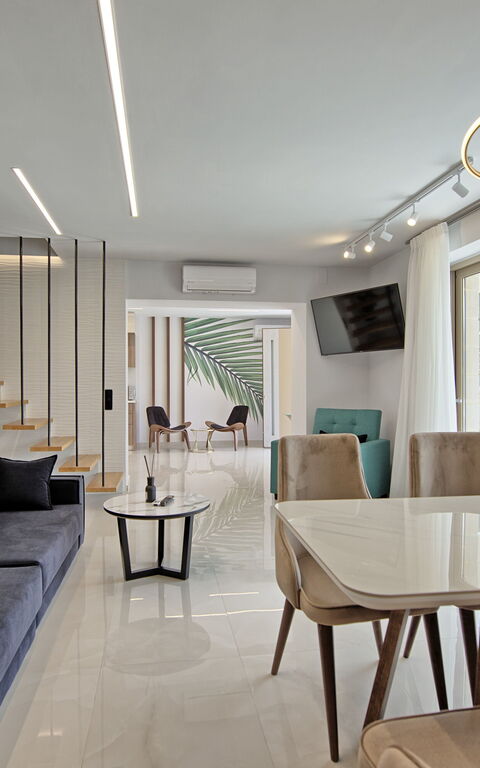 Villa Silentium Evilia: Dining Room, Living Room