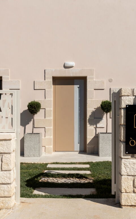 Villa Silentium Olia: Building Exterior, Main Entrance, Outdoor