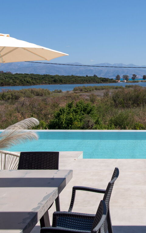 Villa Otter: Outdoor, Pool, Scenic View