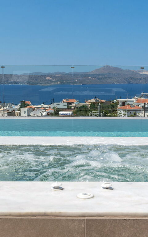 Seaview Lux: Building Exterior, Hot Tub, Outdoor