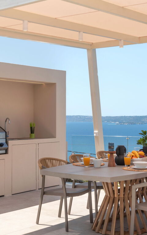 Seaview Lux: Balcony / Terrace / Patio, Building Exterior, Outdoor