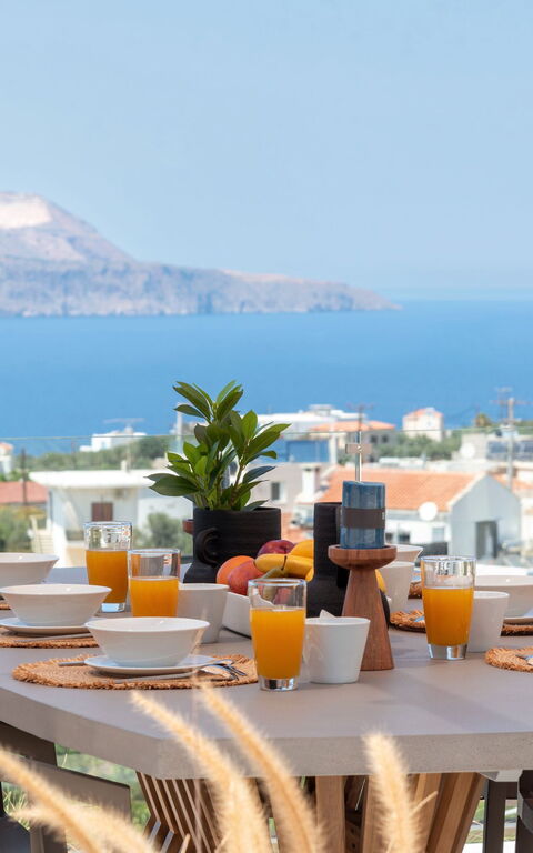 Seaview Lux: Building Exterior, Outdoor