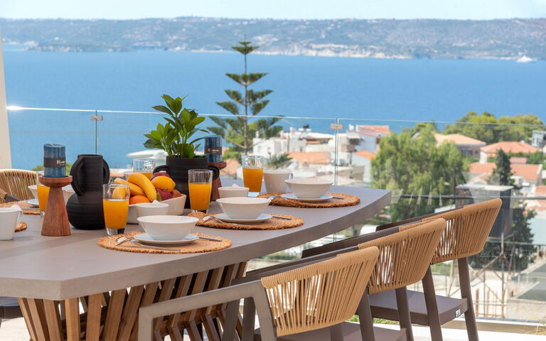 Seaview Lux: Building Exterior, Food, Outdoor