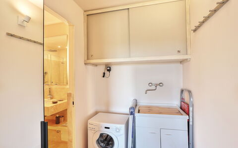 Accommodation La Pergola: Bathroom, Room Detail