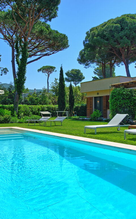Villa Dolce Vita: Building Exterior, Outdoor, Pool