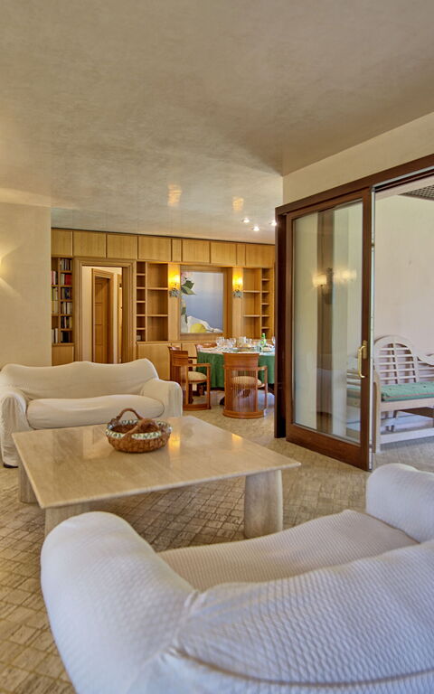 Villa Dolce Vita: Dining Room, Living Room