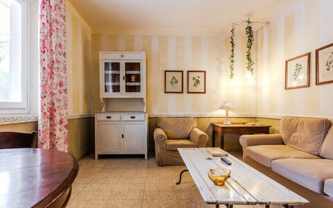 Accommodation Giallone: Living Room