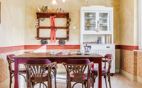 Accommodation Rossello: Dining Room, Kitchen