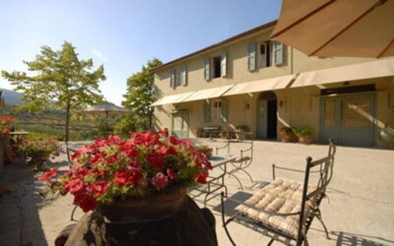 Bello Stare: Building Exterior, Outdoor