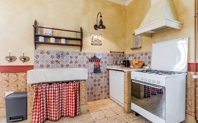 Accommodation Rossello: Dining Room, Kitchen