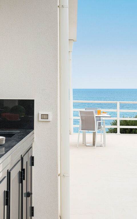 Villa Hermes: Building Exterior, Outdoor