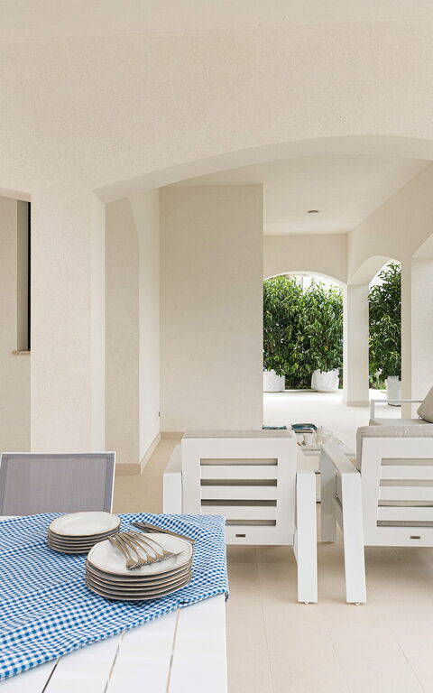 Villa Hermes: Building Exterior