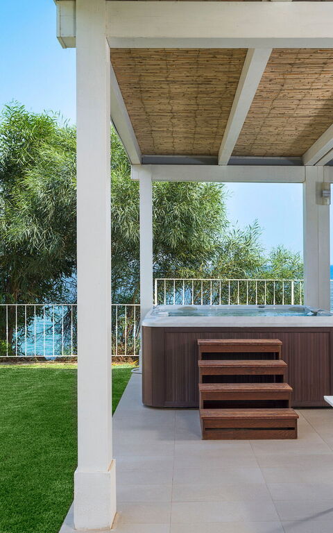 Stella Maris: Building Exterior, Garden, Hot Tub, Outdoor, Scenic View