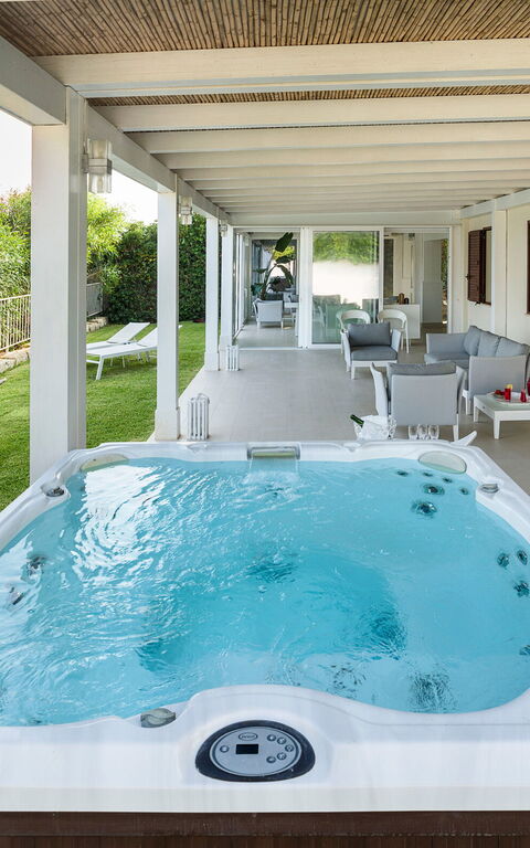 Stella Maris: Building Exterior, Garden, Hot Tub, Outdoor, Scenic View