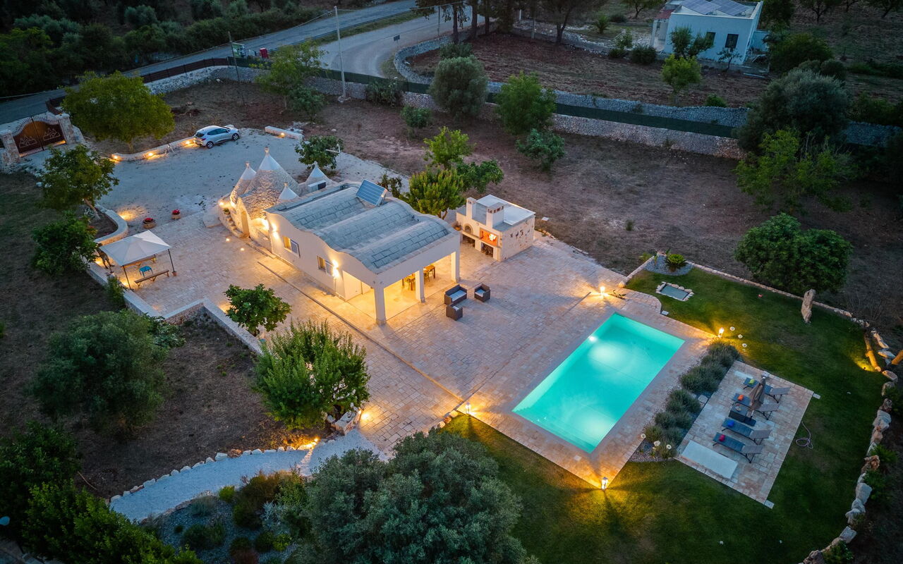 Trullo Adea: Pool, Scenic View