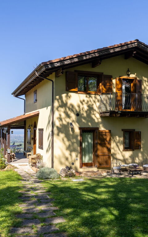 La Nocciola: Building Exterior, Outdoor