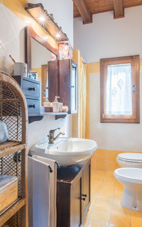 La Nocciola: Bathroom