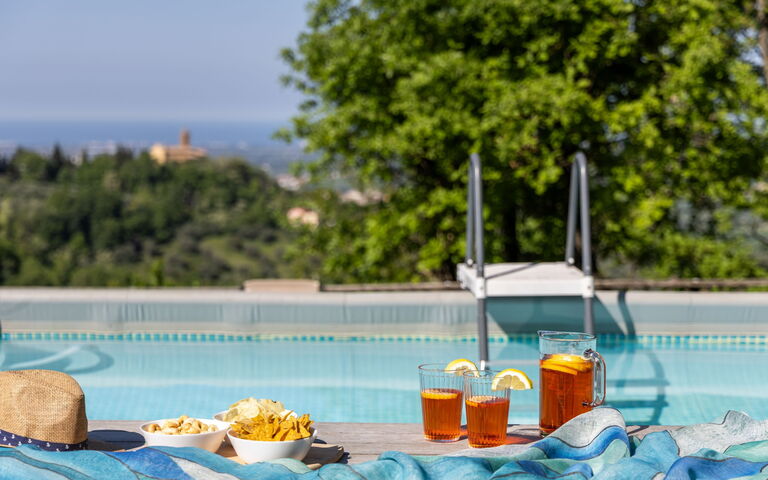 La Nocciola: Outdoor, Pool