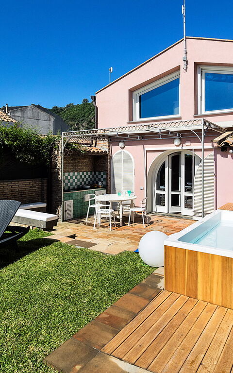 Casa Tecla: Garden, Pool