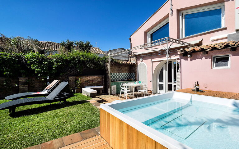 Casa Tecla: Garden, Pool