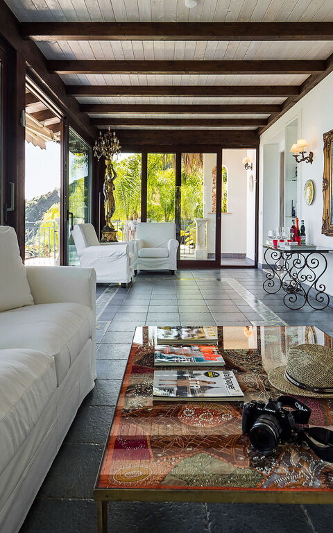 Buena Vista: Living Room