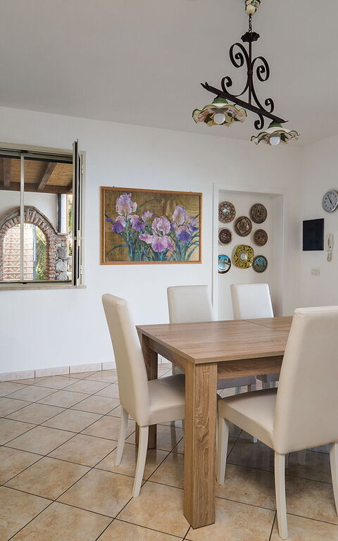 Buena Vista: Kitchen