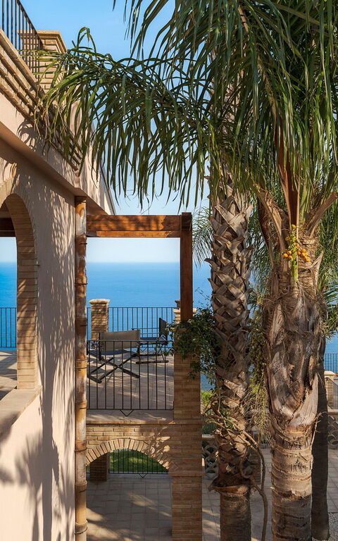 Buena Vista: Building Exterior, Outdoor, Scenic View